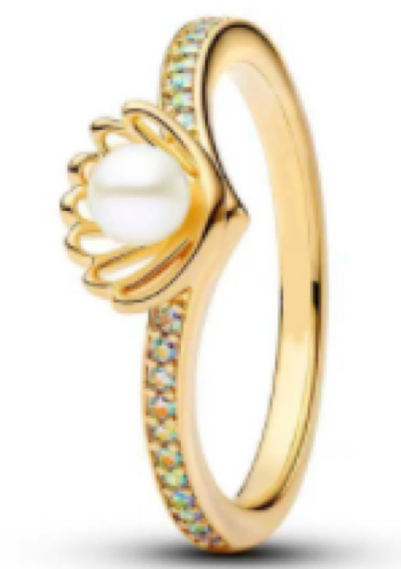 Clamshell Pearly Diamante Golden Ring